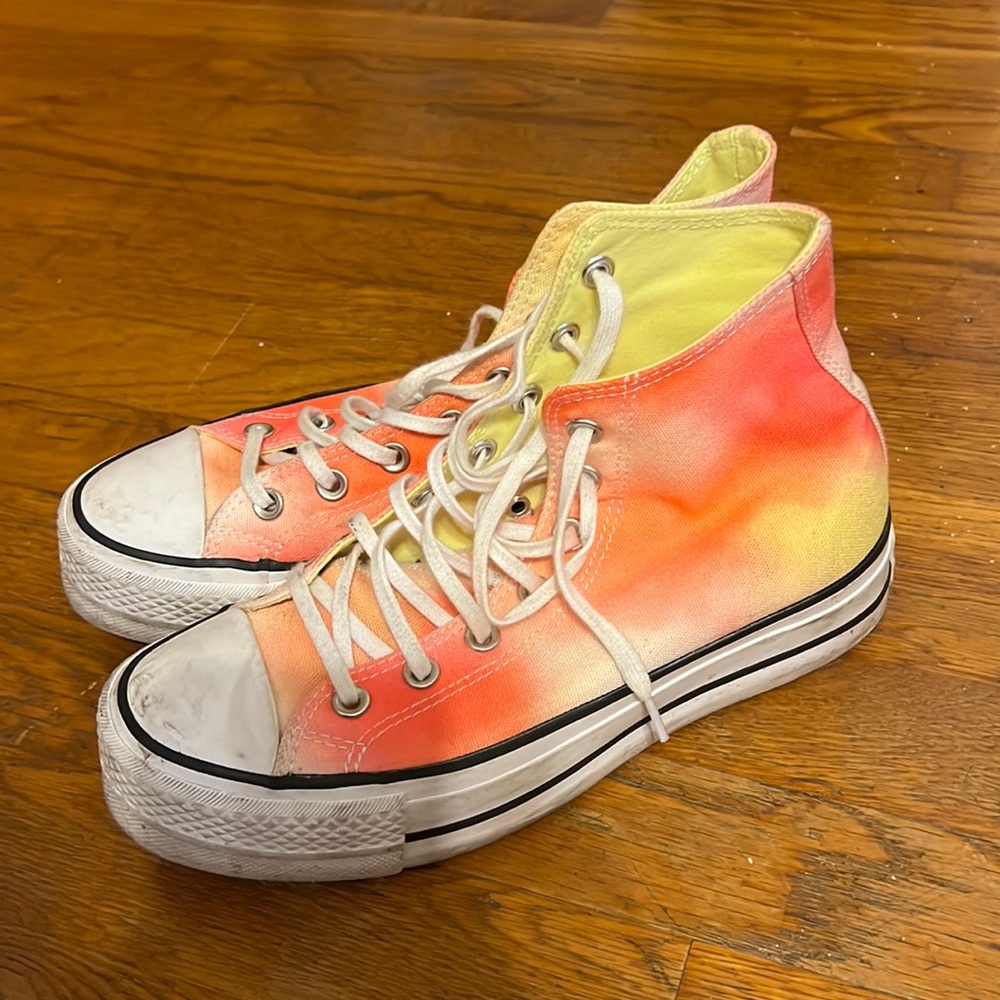 Women’s platform converse